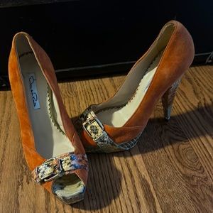 Sweet, burnt, orange, snake skin, Oscar de la Renta heel